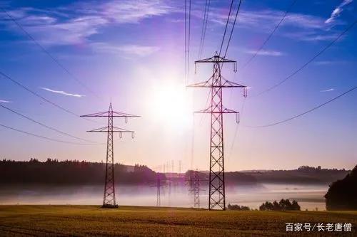  高壓線沒有外絕緣護套，下雨天能防漏電嗎？